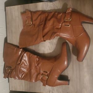 Zip up brown boots